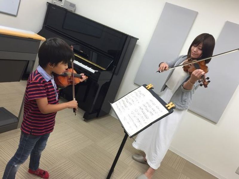 新響楽器バイオリン教室は持ち方から指導！詳しい料金や内容は？