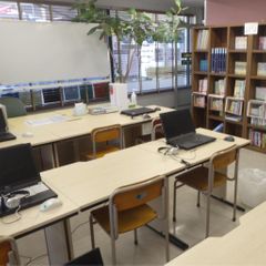 開明小中学部 教室 4