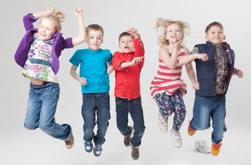 小学生の習い事いくつ習う?費用や選び方は?人気ランキングも紹介