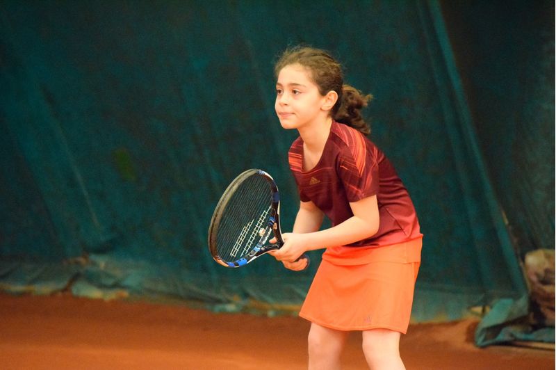 知っておきたい！子どもがテニスを習うメリット・デメリット