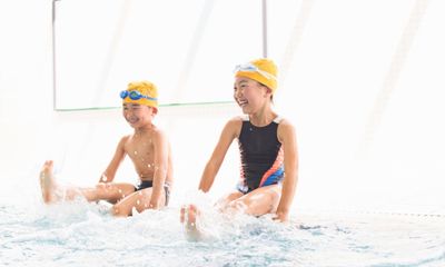 子供に教える クロールの基本的な泳ぎ方 息継ぎの練習法も 子供の習い事の体験申込はコドモブースター 子供に教える クロールの基本的な泳ぎ方 息継ぎの練習法も 子供の習い事の体験申込はコドモブースター