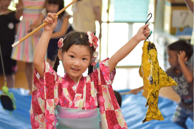 民間の学童保育、公立との違いは?選ぶポイントや費用も紹介