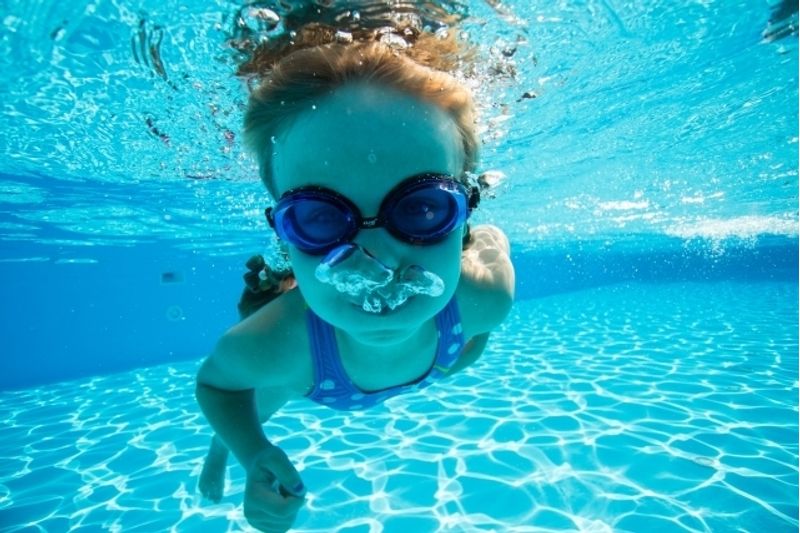もう沈まない 平泳ぎが上手になるコツ大公開 子供の習い事の体験申込はコドモブースター
