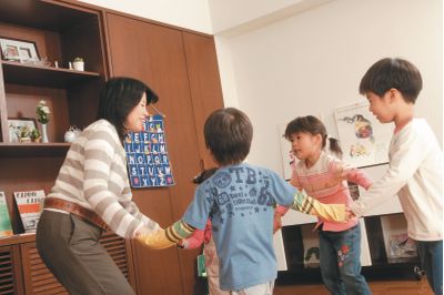 幼児からの英語教室ラボ・パーティ!教材や効果、月謝など費用は?