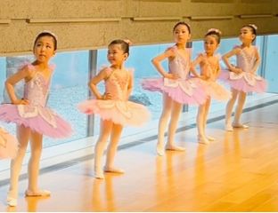 Aurora Ballet School 教室 0