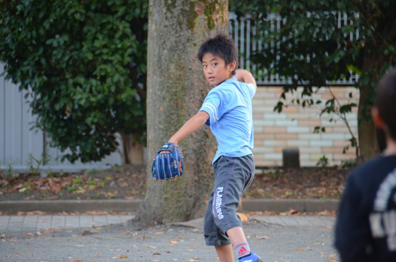 習い事に野球を選ぶメリット デメリットは 月謝はどのくらい 子供の習い事の体験申込はコドモブースター