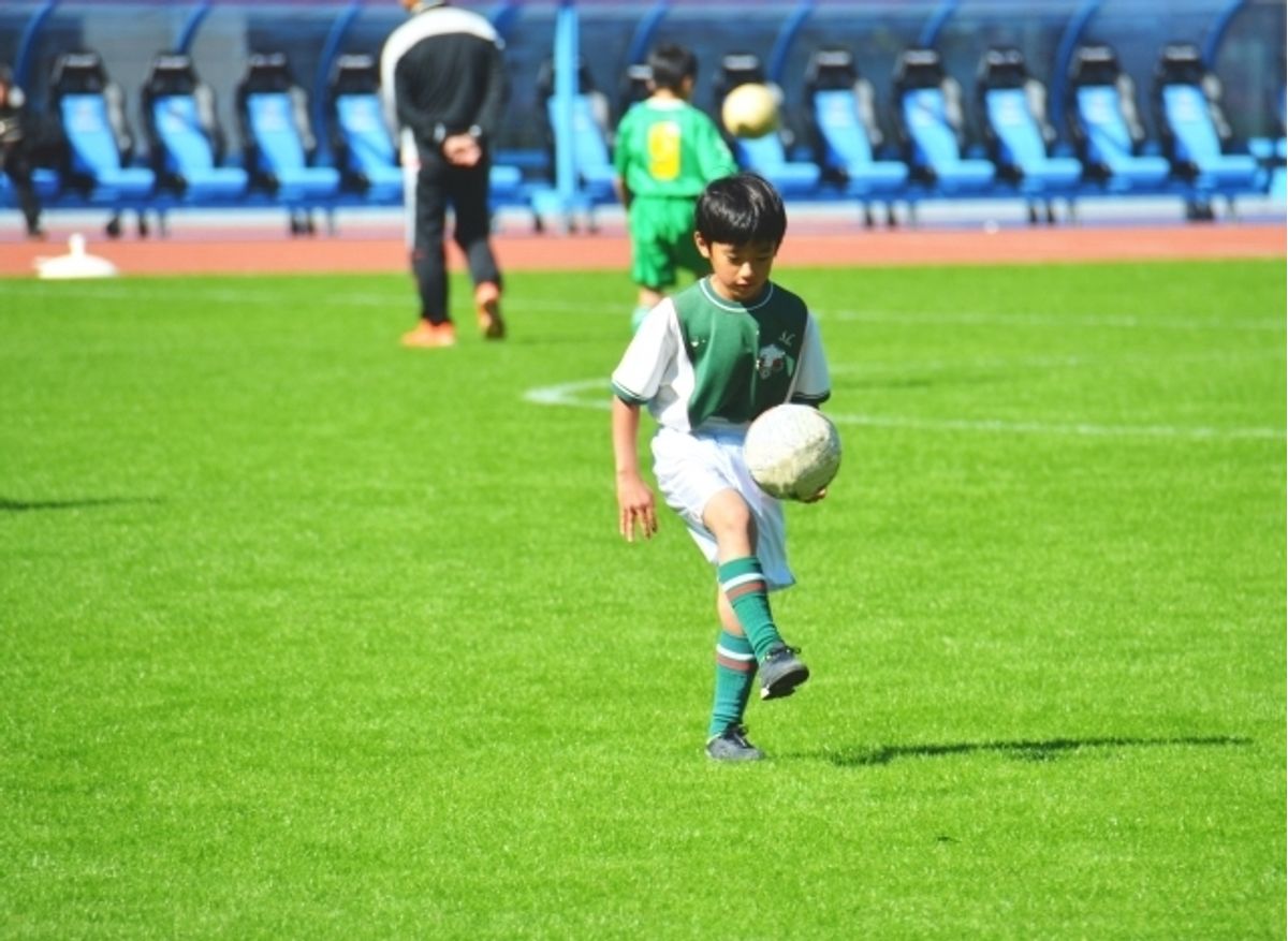 小学生のサッカースクールに通う料金 費用の相場はどのくらい 子供の習い事の体験申込はコドモブースター 小学生のサッカースクールに通う料金 費用の相場はどのくらい 子供の習い事の体験申込はコドモブースター