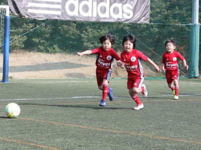 東急Sレイエス フットボールスクール 聖蹟桜ヶ丘のゲームクラス（10～12歳）