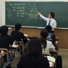 京進の中学・高校受験ＴＯＰΣ 教室 3