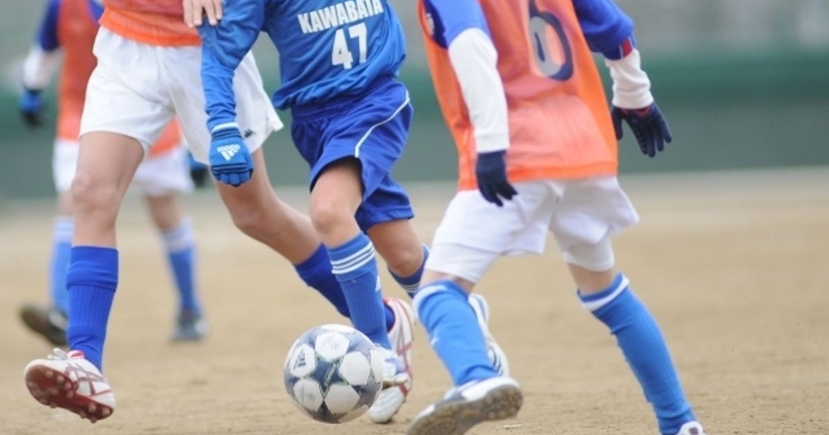 子供がリフティングが上手くなるためのコツ ポイントを紹介します 子供の習い事の体験申込はコドモブースター 子供がリフティングが上手くなるためのコツ ポイントを紹介します 子供の習い事の体験申込はコドモブースター