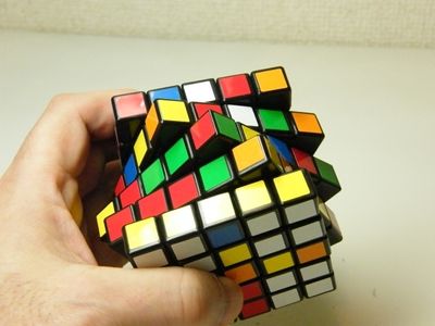 知育に効果的なルービックキューブで数学的センスを磨こう！