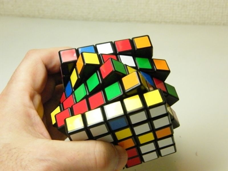 知育に効果的なルービックキューブで数学的センスを磨こう！
