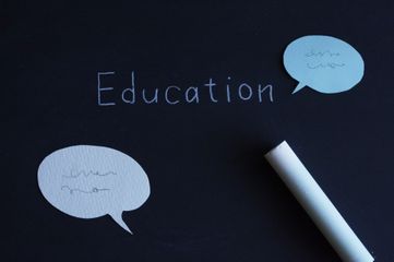 子どもの英語教育にシャドーイングが効果的!方法・効果は?