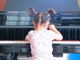 ヤマハ音楽教室 3歳（年少）おんがくなかよしコース ＬＩＣはびきのセンター1