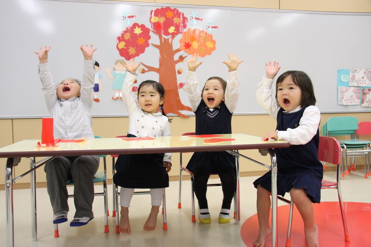 理英会とどんちゃか幼児教室どちらを選ぶ？体験レッスンの評判は