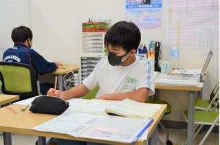 個別指導のｏｎｅ塾 岡本校10