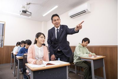 俊英館フレックス 熊谷中央校の集団授業コース（定期テスト対策＆受験対策）