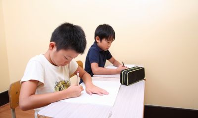 【男女別】小学校中学年に人気の習い事ランキング!パパママが実際に選んだ習い事 ベスト5