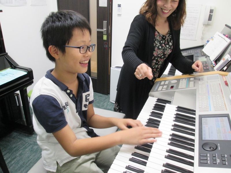 新響楽器のレッスン料金は?オーダーメイドレッスンで楽器に挑戦!