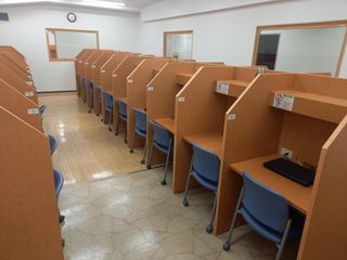 ベスト学院【東進衛星予備校】 教室 3