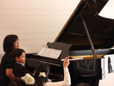 子どもの晴れ舞台!習い事の発表会にかかるお金の相場とマナーとは?