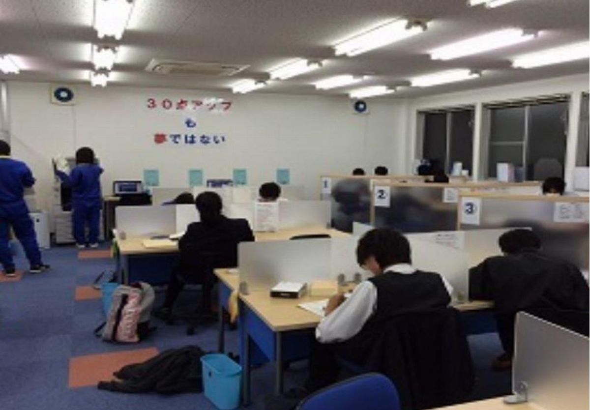 個別指導塾 トライプラス 助信校5