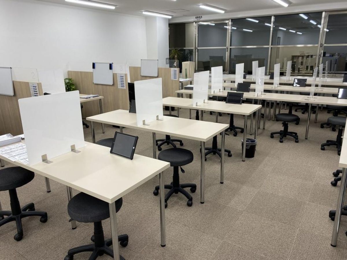 個別指導塾 トライプラス 教室 2