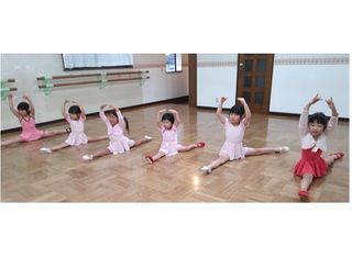 モダンバレエスタジオSmile Bouquet 教室 0