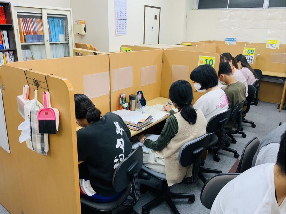 個別指導 スクールIE 教室 4