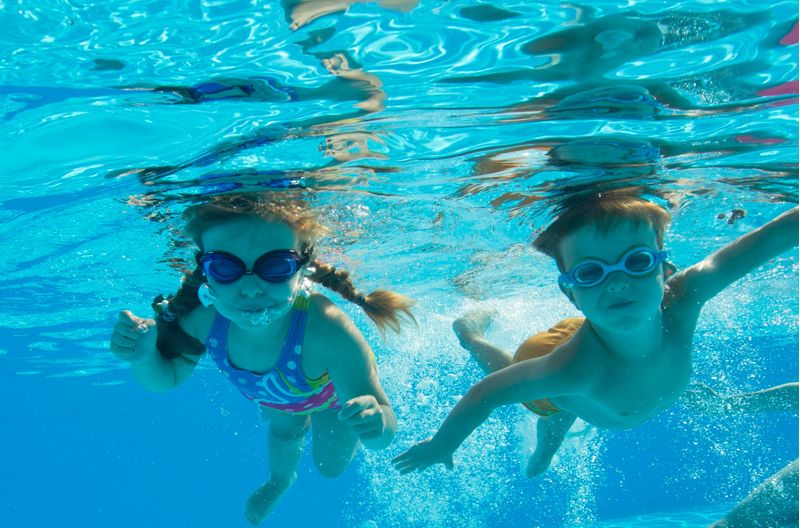 子供に水泳を習わせるメリットは？いつから始める？かかる費用は？