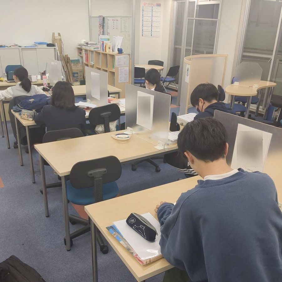 個別指導塾 トライプラス 教室 4