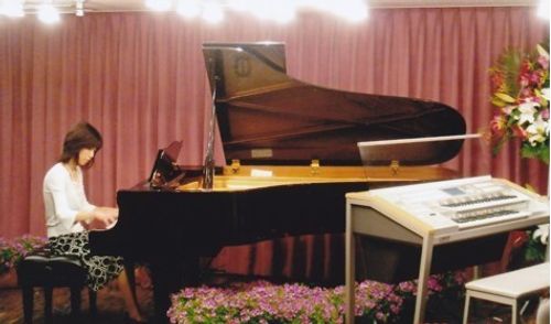 新響楽器 エレクトーン教室 ミュージックサロン 宝塚の先生