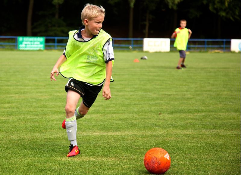 少年サッカーで上達する方法 伸び悩みをこれで解消しよう 子供の習い事の体験申込はコドモブースター 少年サッカーで上達する方法 伸び悩みをこれで解消しよう 子供の習い事の体験申込はコドモブースター