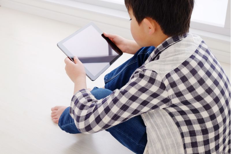 小学生の家庭学習にタブレット教材がおすすめ 英語も算数も 子供の習い事の体験申込はコドモブースター 小学生の家庭学習にタブレット教材がおすすめ 英語も算数も 子供の習い事の体験申込はコドモブースター
