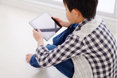 小学生の家庭学習にタブレット教材がおすすめ!英語も算数も