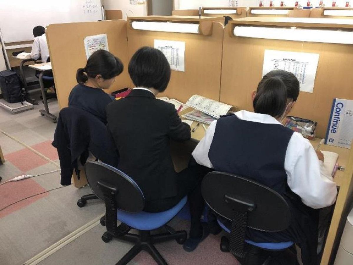 個別指導 スクールIE 秦野校3