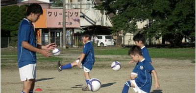 横浜市のサッカースクール選 子供の習い事の体験申込はコドモブースター