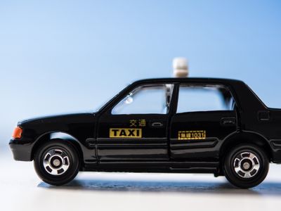 子供の習い事問題は送迎サービスで解決!タクシーやシッター、ファミサポも