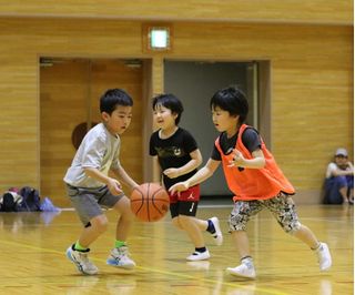 笑顔と成長のバスケ教室Tanza検見川総合運動場