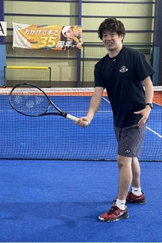 テニスラウンジ テニスラウンジグンゼスポーツつかしんの先生
