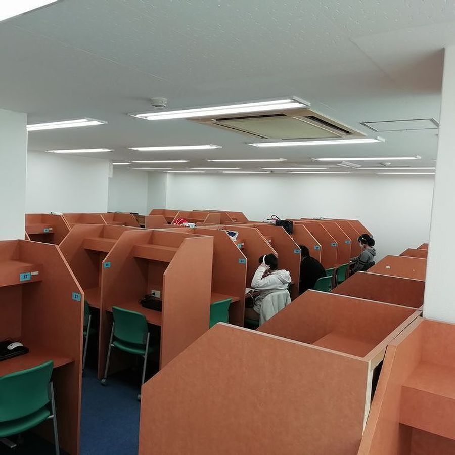 ベスト学院【東進衛星予備校】 教室 3