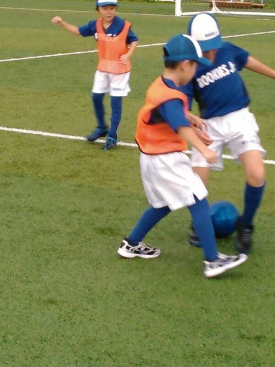 ルーキーズjrサッカークラブは未就園児から習える 料金や指導法は 子供の習い事の体験申込はコドモブースター ルーキーズjrサッカークラブは未就園児から習える 料金や指導法は 子供の習い事の体験申込はコドモブースター