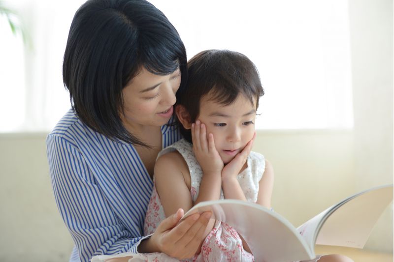 読み聞かせの効果やコツは おすすめの絵本 本も知りたい 子供の習い事の体験申込はコドモブースター 読み聞かせの効果やコツは おすすめの絵本 本も知りたい 子供の習い事の体験申込はコドモブースター