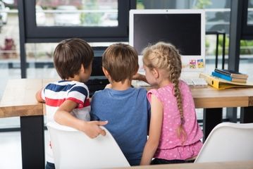 子供向け人気プログラミングスクール5選!料金や教材の違いは?