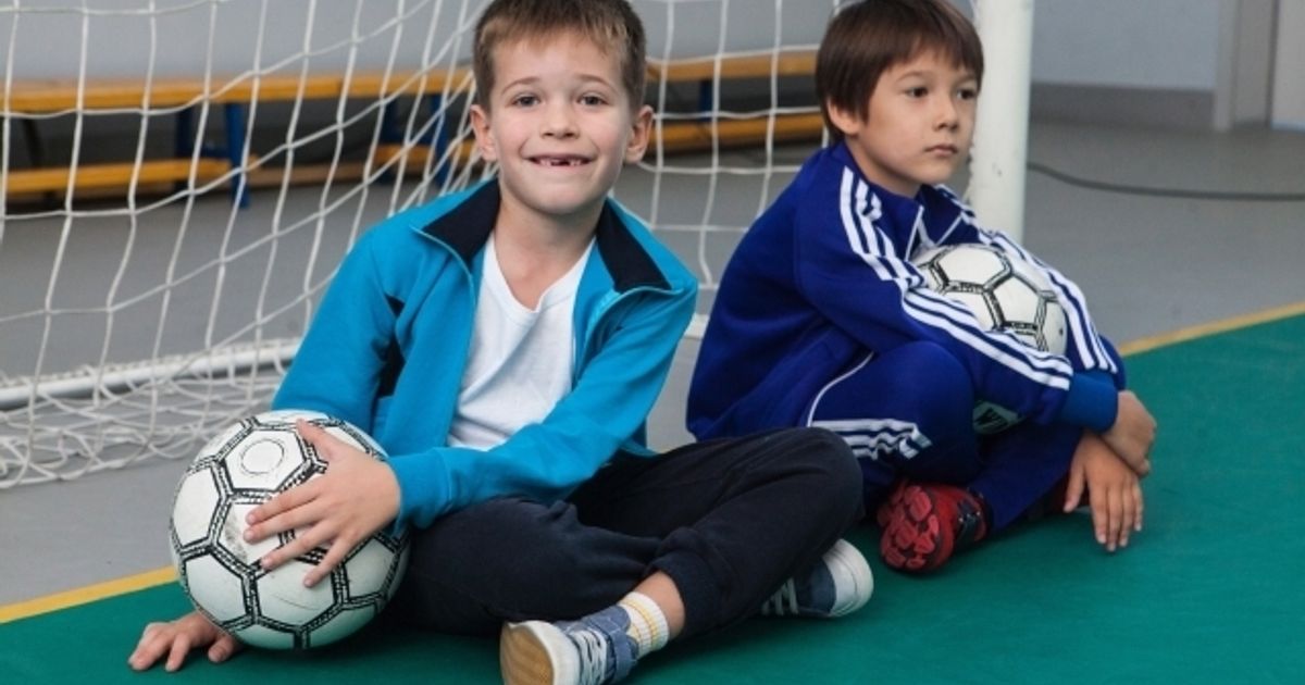 小学生のサッカースクールに通う料金 費用の相場はどのくらい 子供の習い事の体験申込はコドモブースター