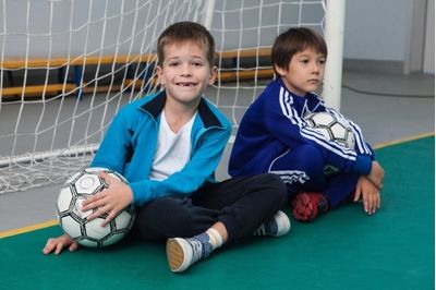 子供がサッカーの蹴り方 シュート が上手くなるためのコツ ポイントを紹介します 子供の習い事の体験申込はコドモブースター