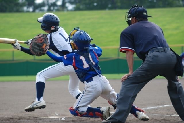 少年野球はいつから始めるべき？最適な時期とメリット・デメリット | 子供の習い事の体験申込はコドモブースター