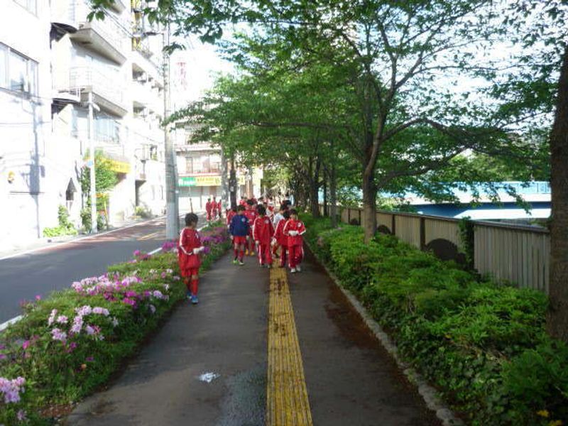 ヴィトーリア目黒フットボールクラブ 目黒区立中目黒小学校 口コミ 体験申込 子供の習い事口コミ検索サイト コドモブースター ヴィトーリア目黒フットボールクラブ 目黒区立中目黒小学校 口コミ 体験申込 子供の習い事口コミ検索サイト コドモブースター