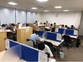 個別指導塾 トライプラス 教室 2