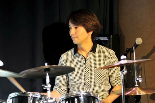 新響楽器　小学生ドラム教室 ミュージックサロン 逆瀬川の先生